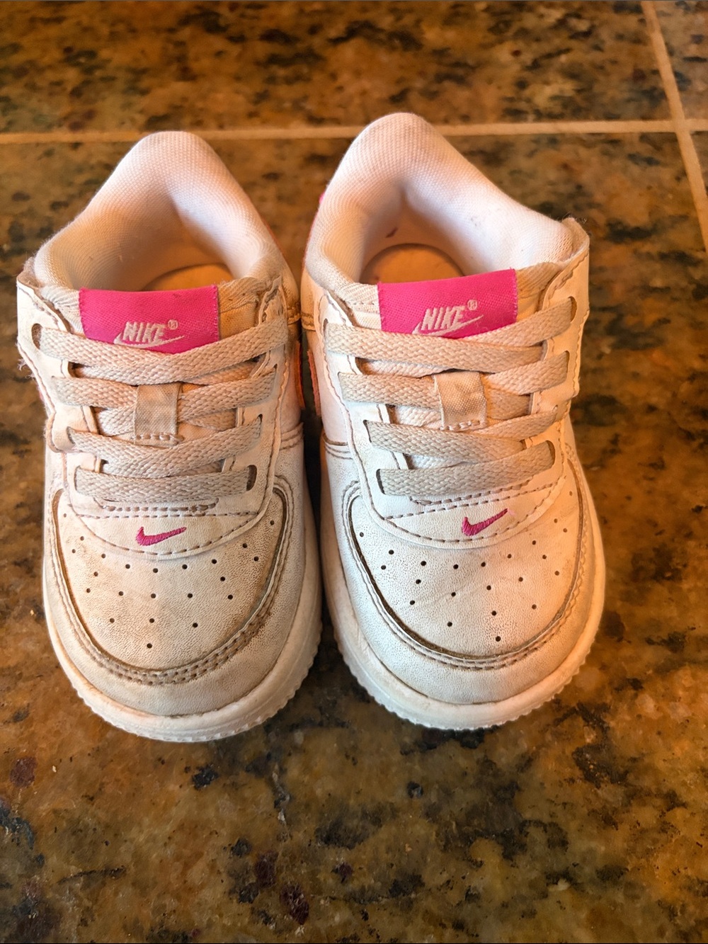 Nike Kids Cream and Pink Low-Top Sneakers